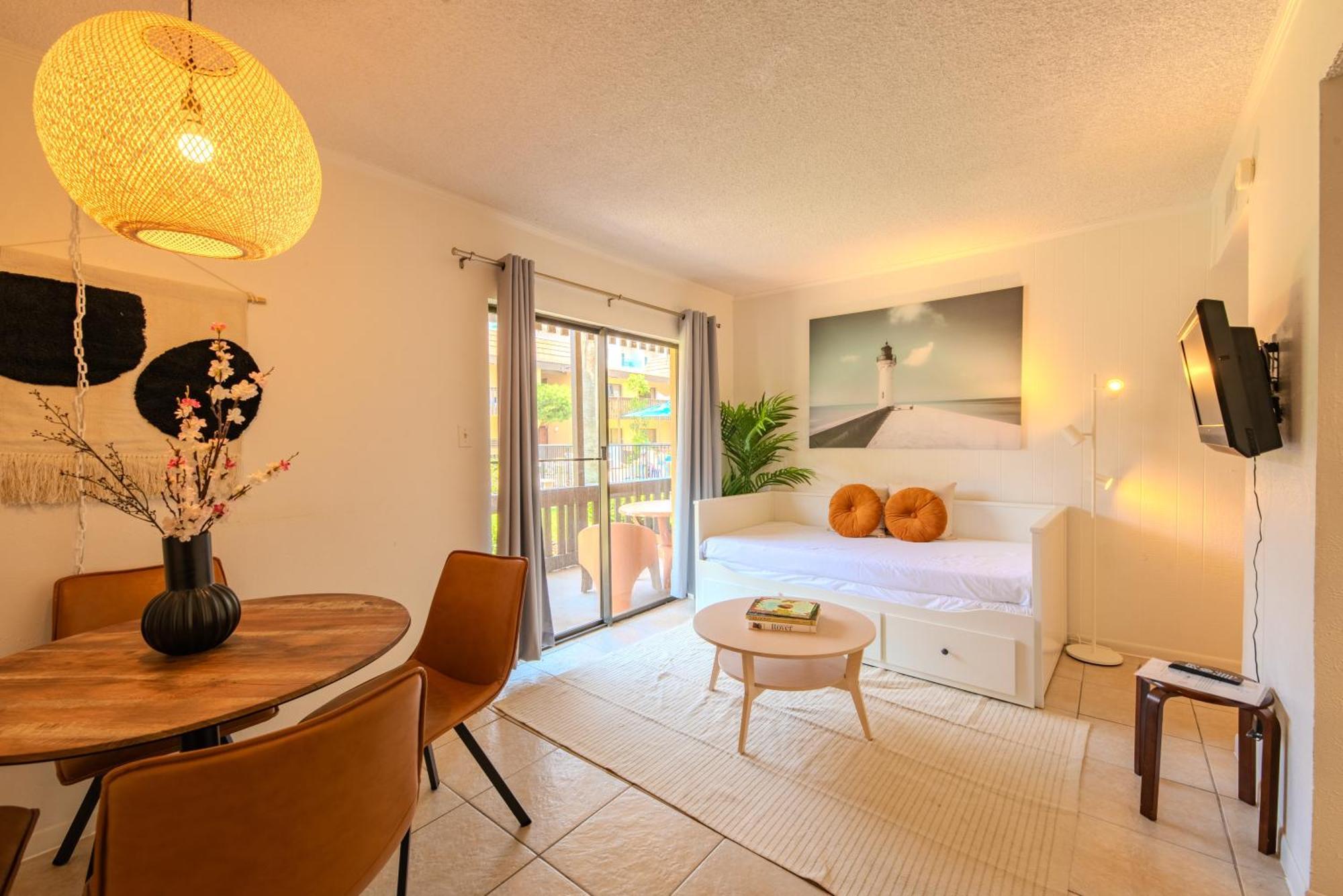 Flamingos Hideaway Stylish 1Br Coastal Escape 155 Apartment South Padre Island Exterior photo