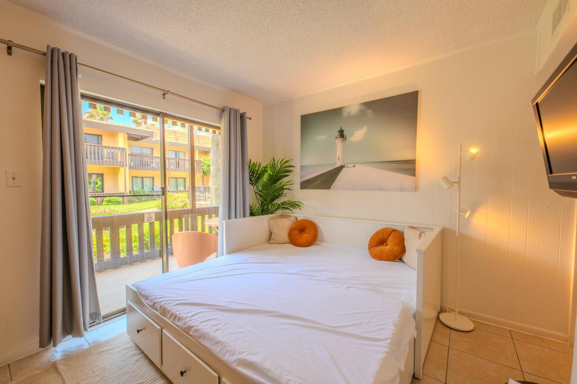 Flamingos Hideaway Stylish 1Br Coastal Escape 155 Apartment South Padre Island Exterior photo